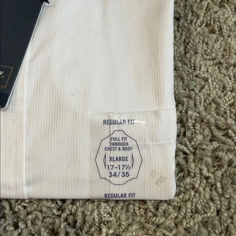 Arrow Men's Classic White Dress Shirt (XL) - Picture 5 of 6